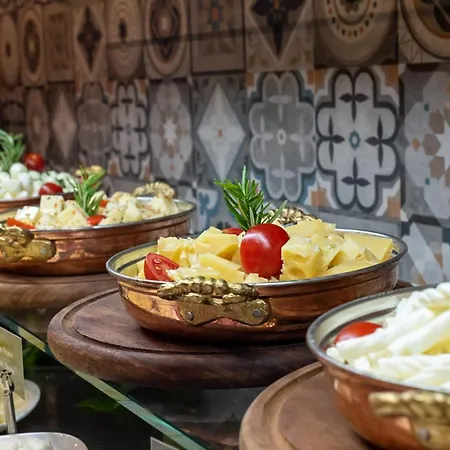 Mövenpick Otel 4*