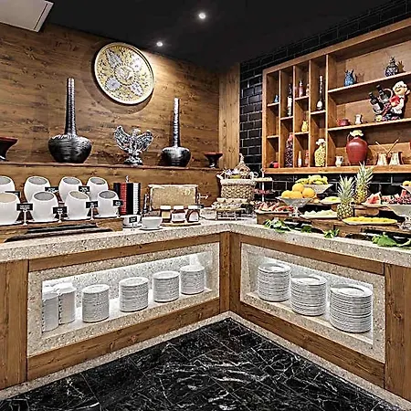 Mövenpick Otel 4*