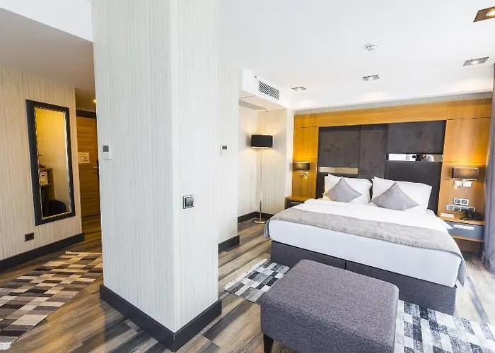Mövenpick Szálloda 4*